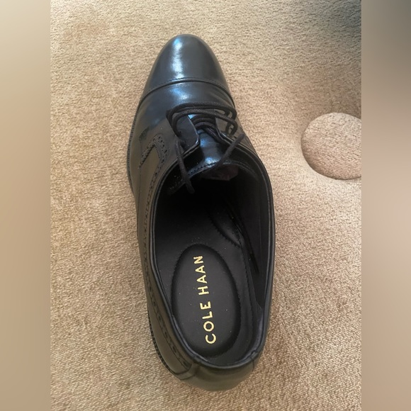 BRAND NEW COLE HAAN BLACK BUCKLAND CAP OXFORDS - Picture 2 of 6